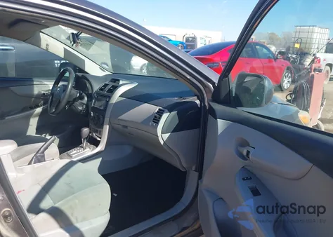 2013 Toyota Corolla Le z USA, uszkodzony, nr VIN 5YFBU4EE8DP219437